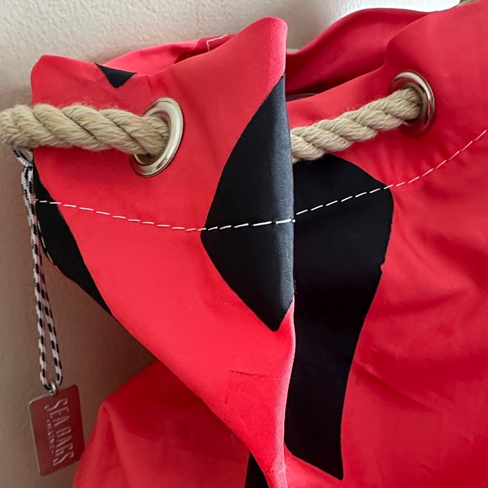 Sea Bags Maine Tote Backpack Coral Sail Bag Rope Handle NEW! - Picture 3 of 10